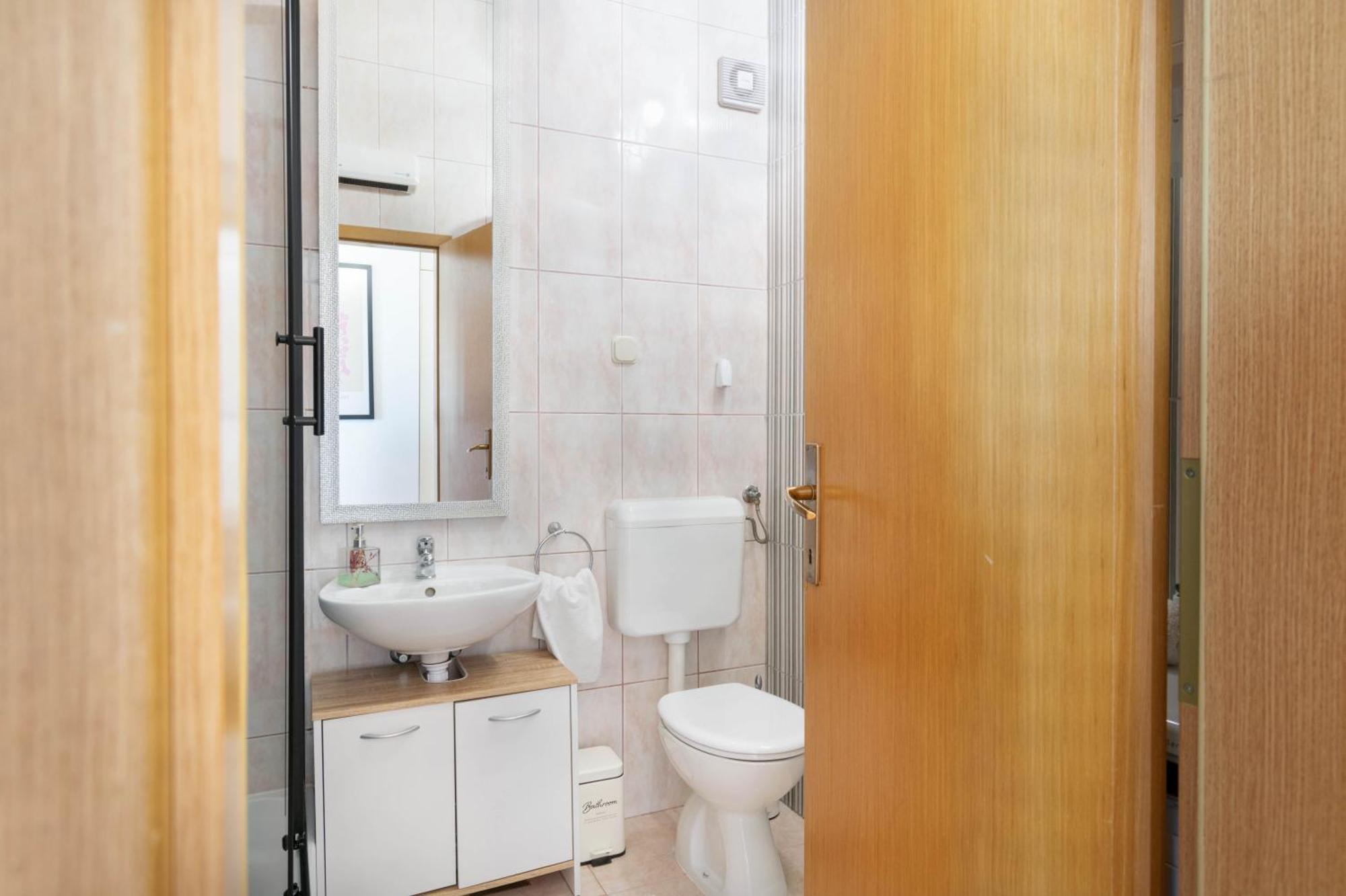 Apartment 30 M From Beach,Makarska,Marija Экстерьер фото