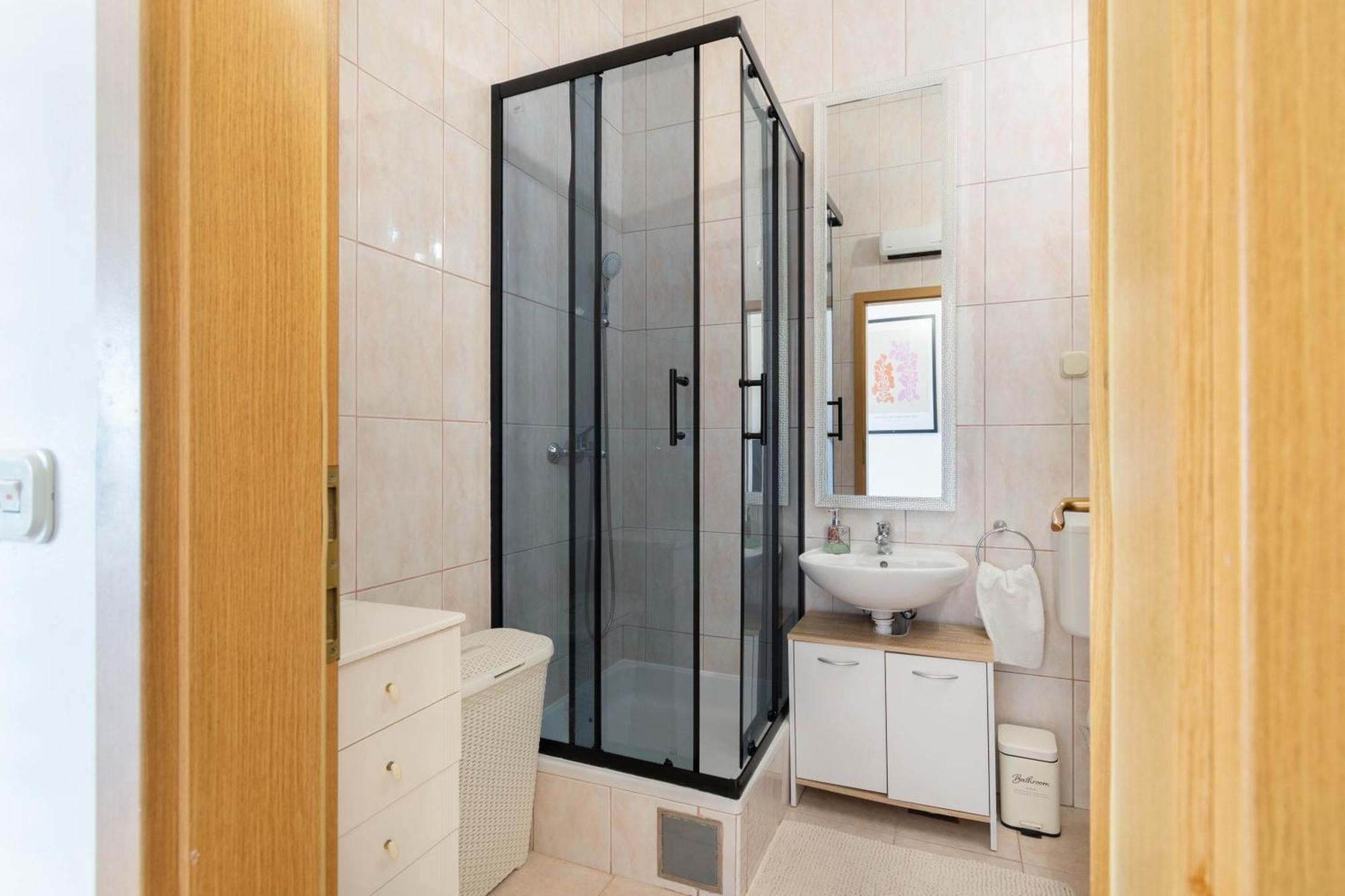 Apartment 30 M From Beach,Makarska,Marija Экстерьер фото