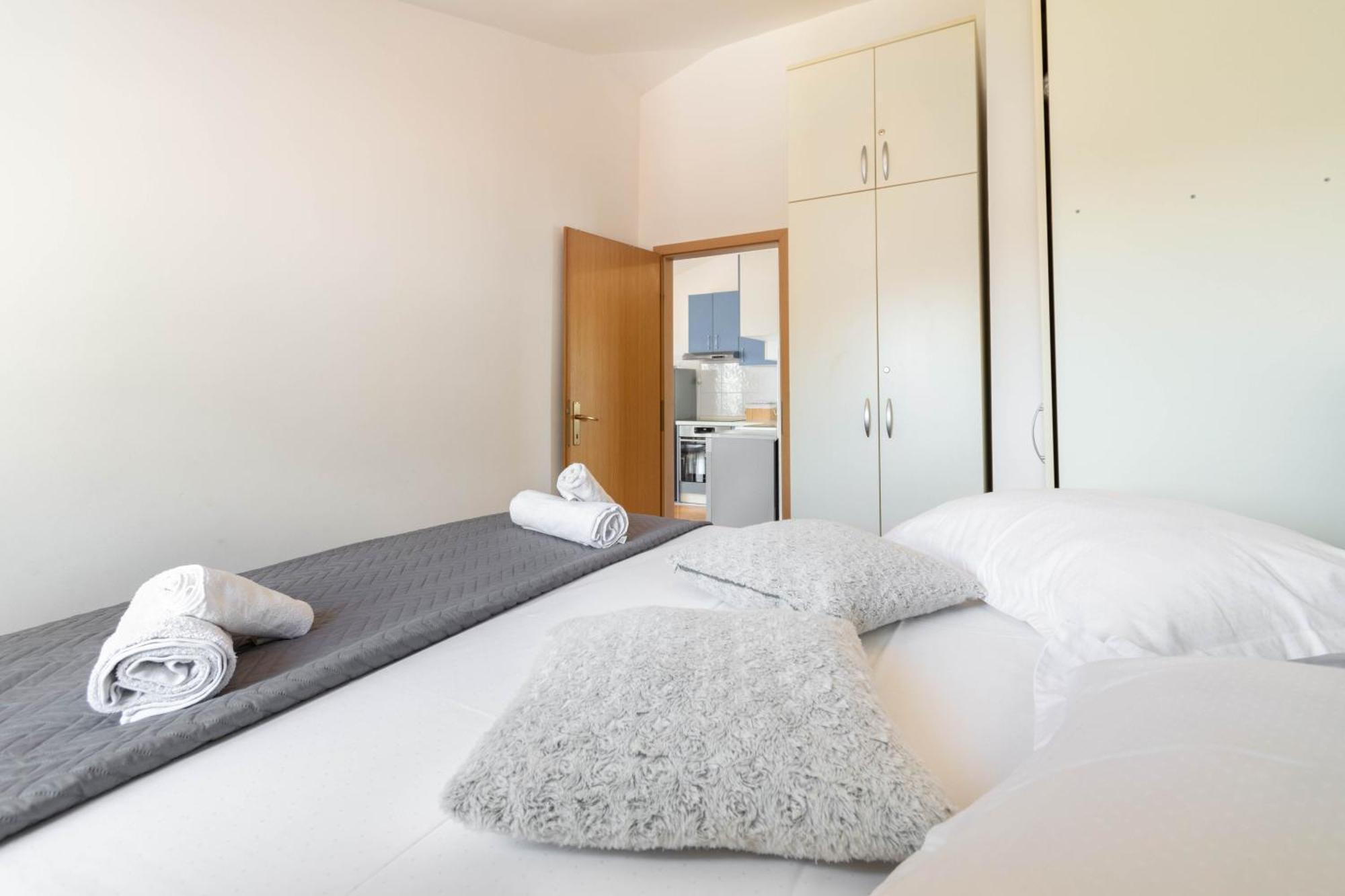 Apartment 30 M From Beach,Makarska,Marija Экстерьер фото